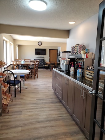Desayuno continental incluido todos los días . Super 8 by Wyndham Estherville