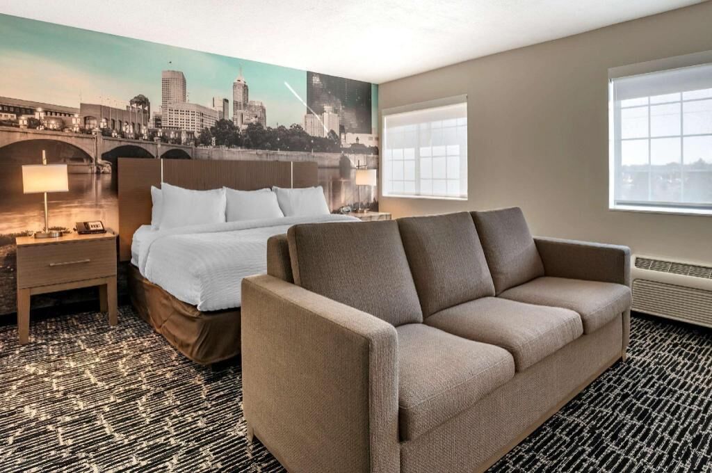 Skrivebord, skrivebord for bærbar PC og blendingsgardiner