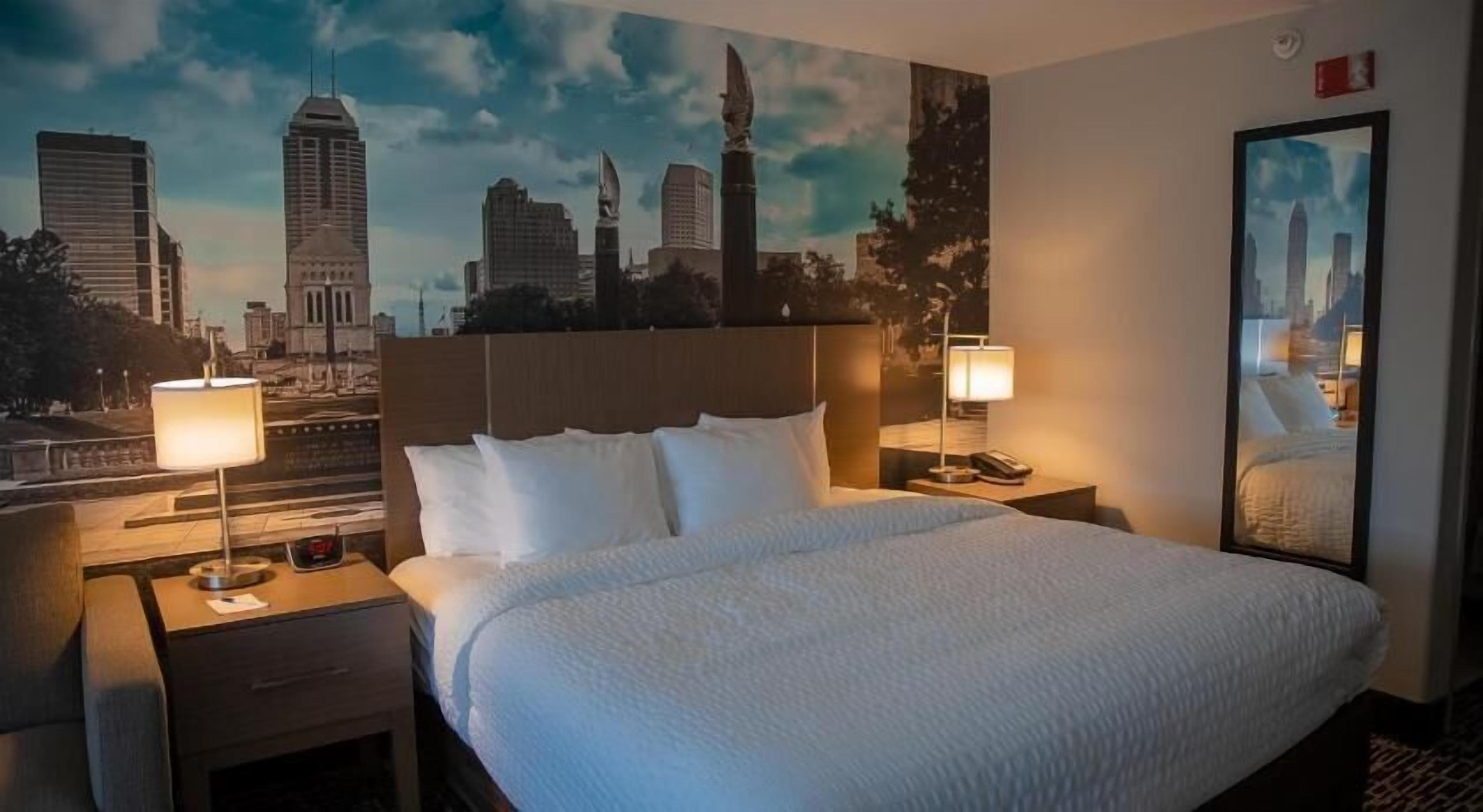 Skrivebord, skrivebord for bærbar PC og blendingsgardiner