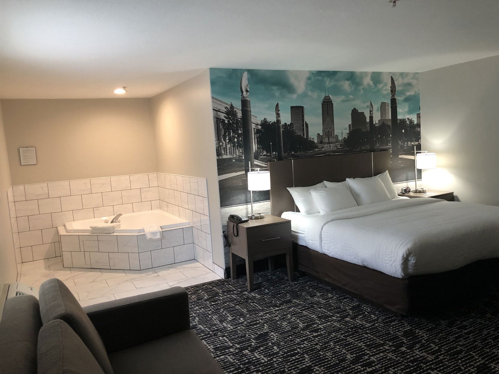 Skrivebord, skrivebord for bærbar PC og blendingsgardiner