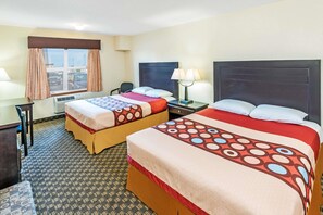 In-room safe, iron/ironing board, free WiFi, bed sheets - Super 8 by Wyndham Calgary/Airport (Calgary)