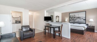 Super 8 by Wyndham Calgary/Airport