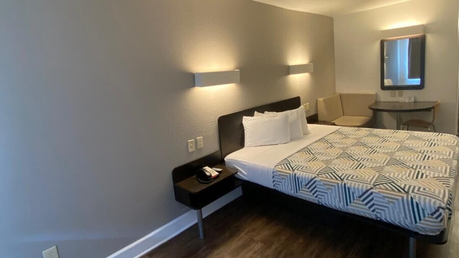 Motel 6 Manchester, TN