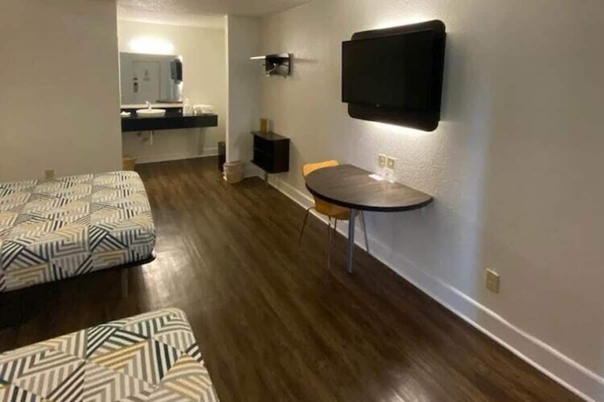 Free WiFi, bed sheets