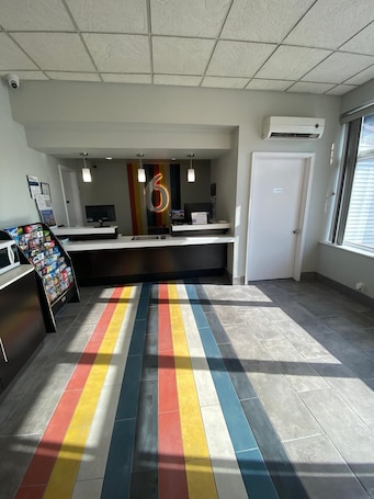 Reception. Motel 6 Manchester, TN