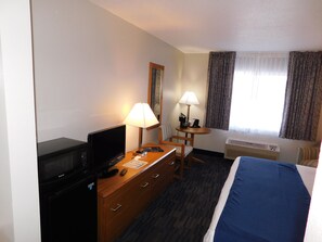 Standard Room, 1 King Bed