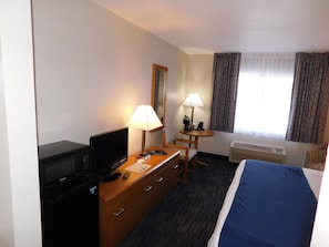 Standard Room, 1 King Bed