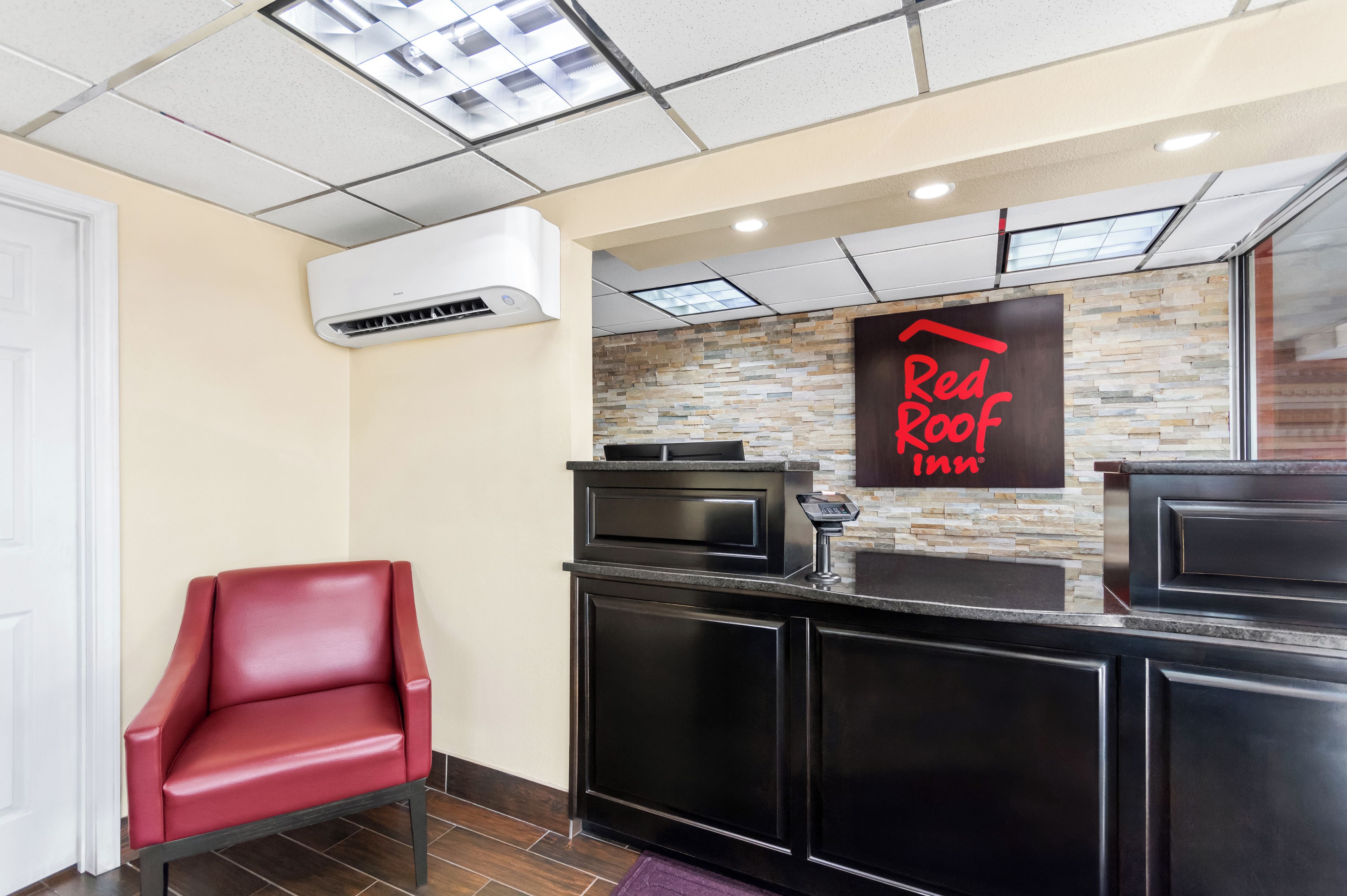 Lobby-lounge
