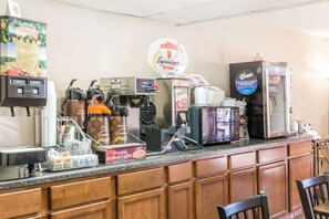 Free daily continental breakfast  - Super 8 by Wyndham Luverne (Luverne)
