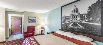Super 8 by Wyndham Luverne