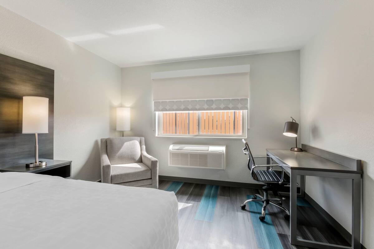 Desk, iron/ironing board, free WiFi, bed sheets