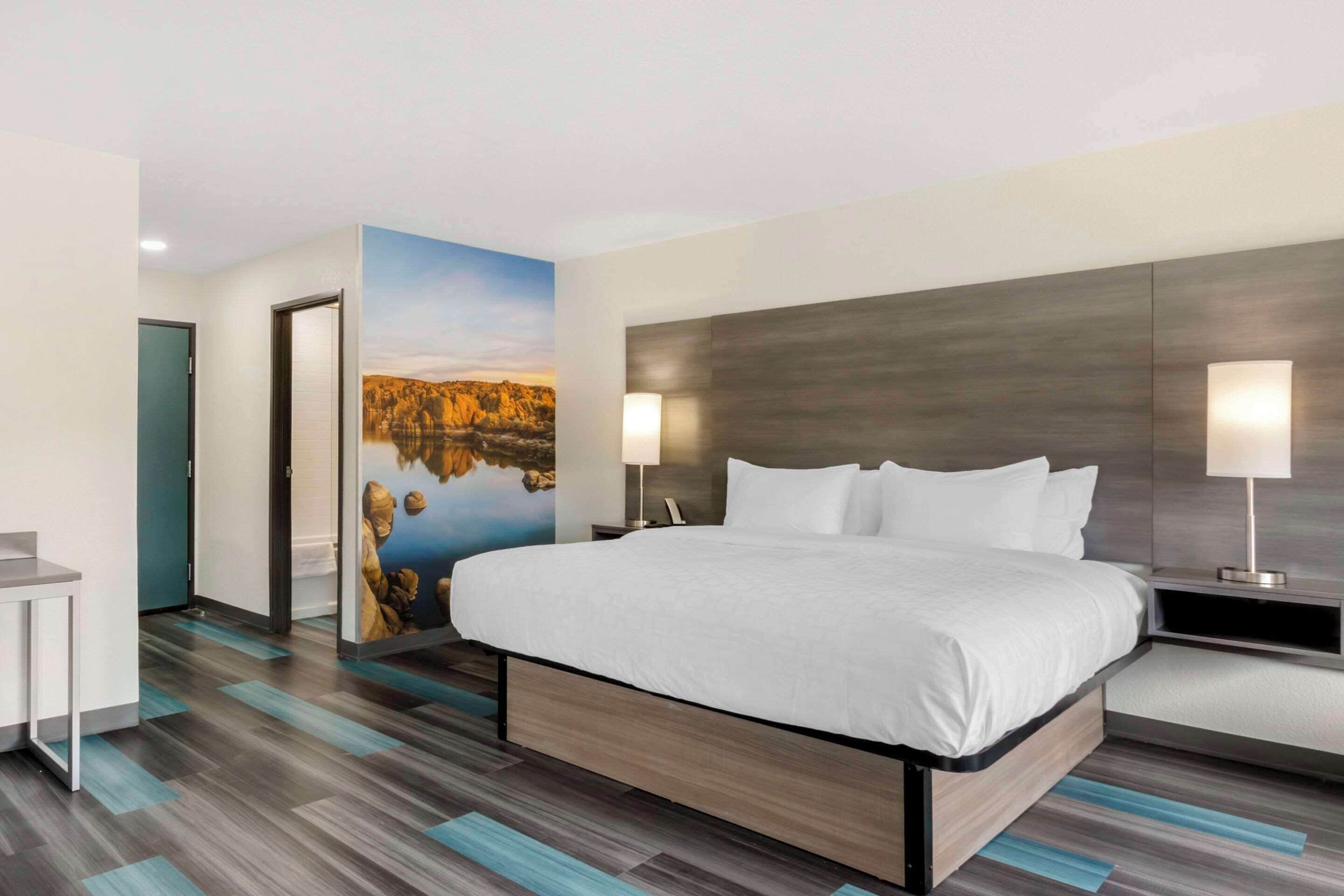 Desk, iron/ironing board, free WiFi, bed sheets