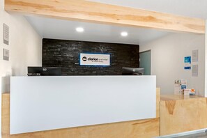 Lobby - Clarion Pointe Prescott Valley (Prescott Valley)
