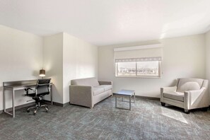 Suite, 1 King Bed, Non Smoking
