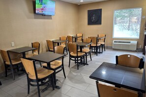 Termasuk sarapan segera setiap hari