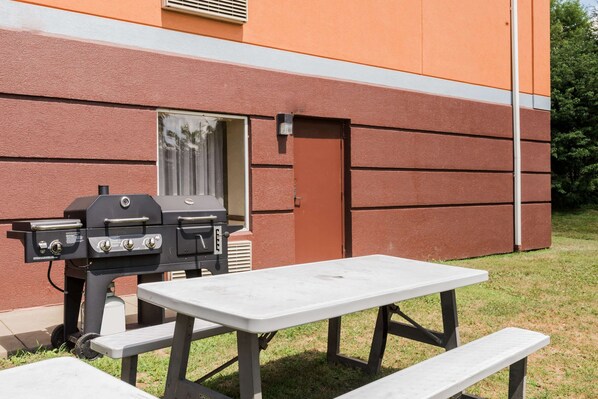 Exterior - Super 8 by Wyndham Mars/Cranberry/Pittsburgh Area (Mars)