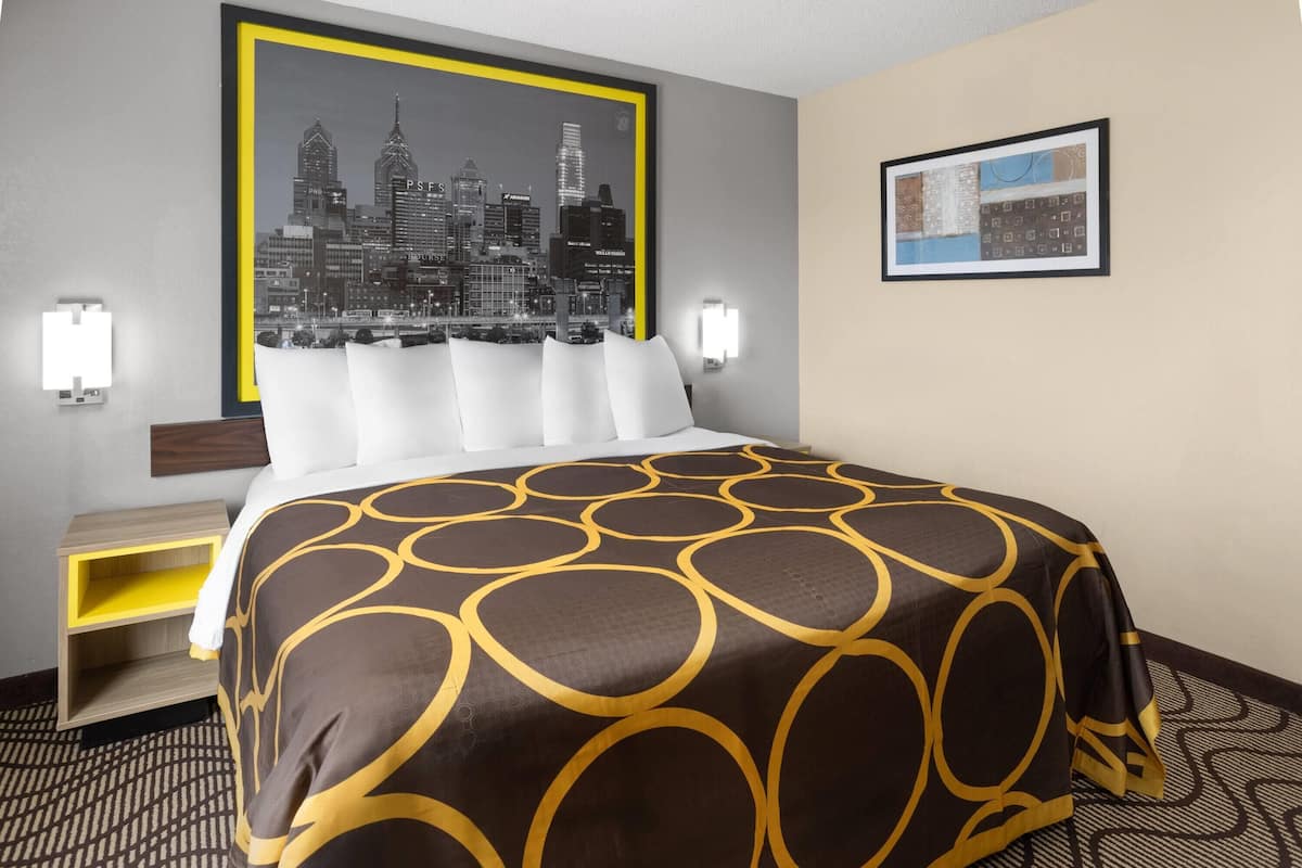 Chambre, 1 trÚs grand lit, accessible aux personnes à mobilité réduite (Bathtub w/ Grab Bars)