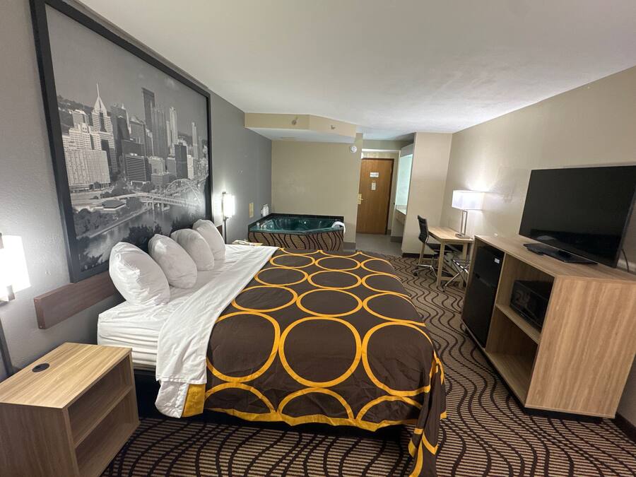 Escritorio, tabla de planchar con plancha y cunas gratuitas