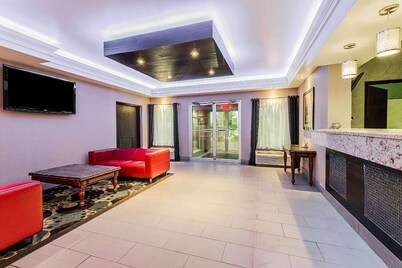 Super 8 by Wyndham Mars/Cranberry/Pittsburgh Area