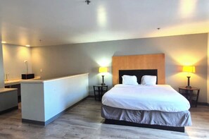 Chambre, 1 très grand lit, non-fumeur, coin cuisine