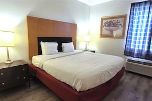 Escrivaninha, ferros/tábuas de passar roupa, Wi-Fi de cortesia