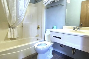 Free toiletries, hair dryer, towels -  Kings Inn By OYO Calumet Park I-57 (Calumet Park)