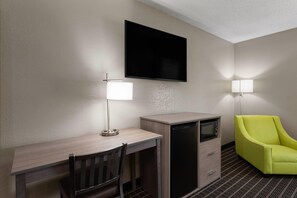 Room, 1 King Bed, Accessible, Non Smoking (Mobility Accessible) | Desk, free cribs/infant beds, rollaway beds, free WiFi