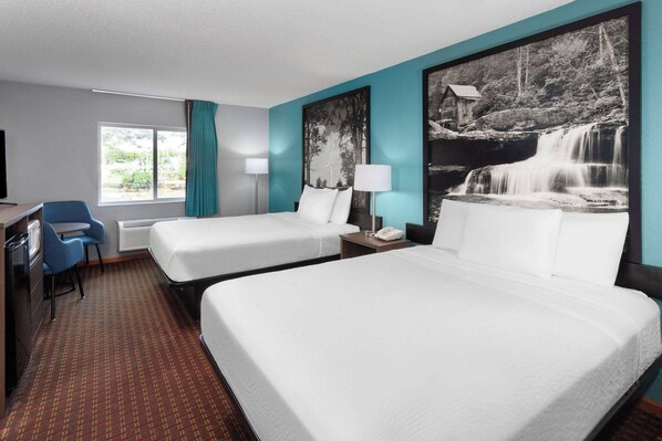 Standard Room | Desk, cribs/infant beds, free WiFi, bed sheets
