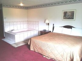 Escritorio, wifi gratis y ropa de cama 