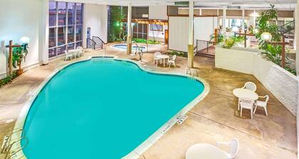 Super 8 by Wyndham Norman
