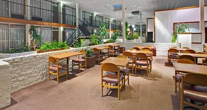 Super 8 by Wyndham Norman