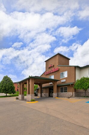 Front of property - AmericInn by Wyndham Des Moines Airport (Des Moines)