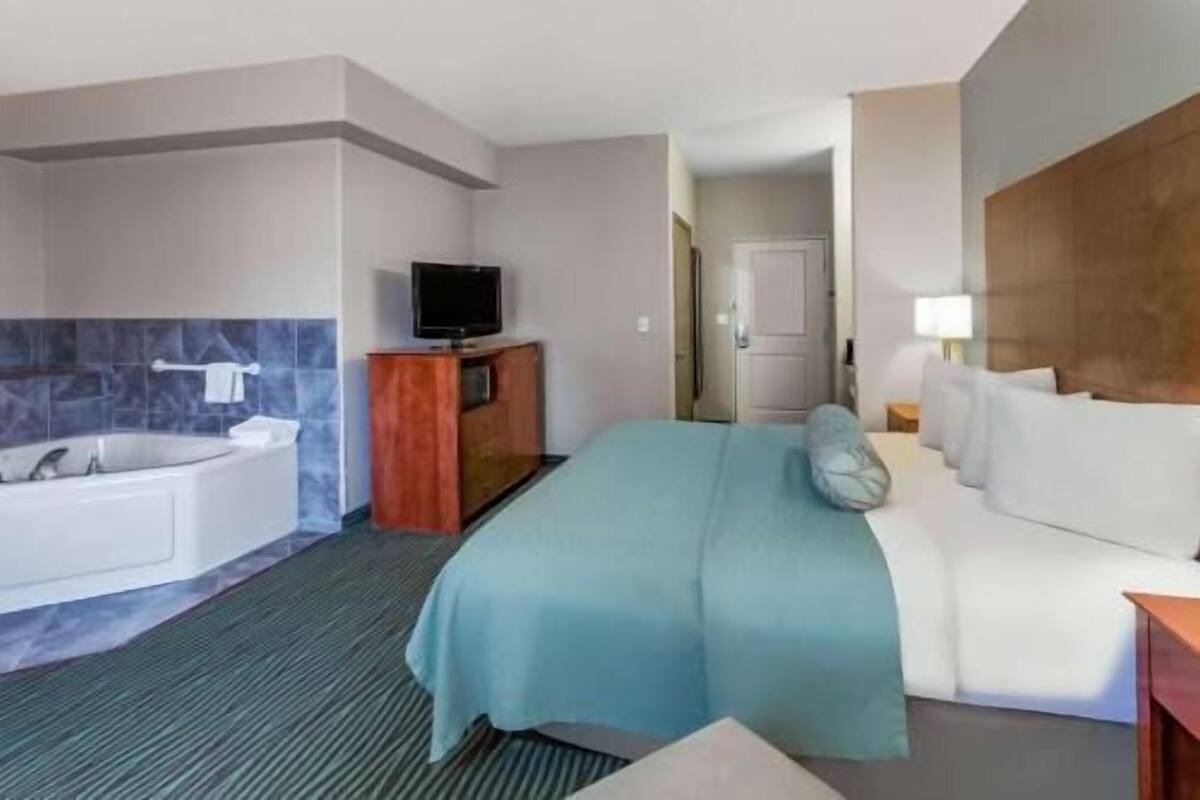 Escritorio, cortinas blackout y insonorización