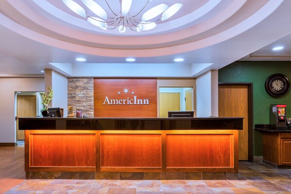 Reception - AmericInn by Wyndham Des Moines Airport (Des Moines)