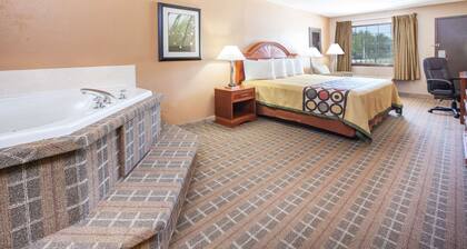 Super 8 by Wyndham Clinton