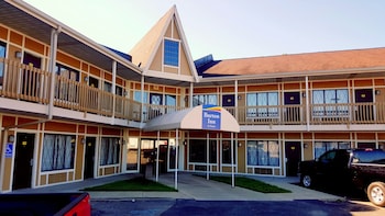 Burton Inn & Suites