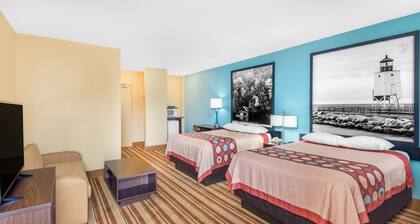 Super 8 by Wyndham Thunder Bay