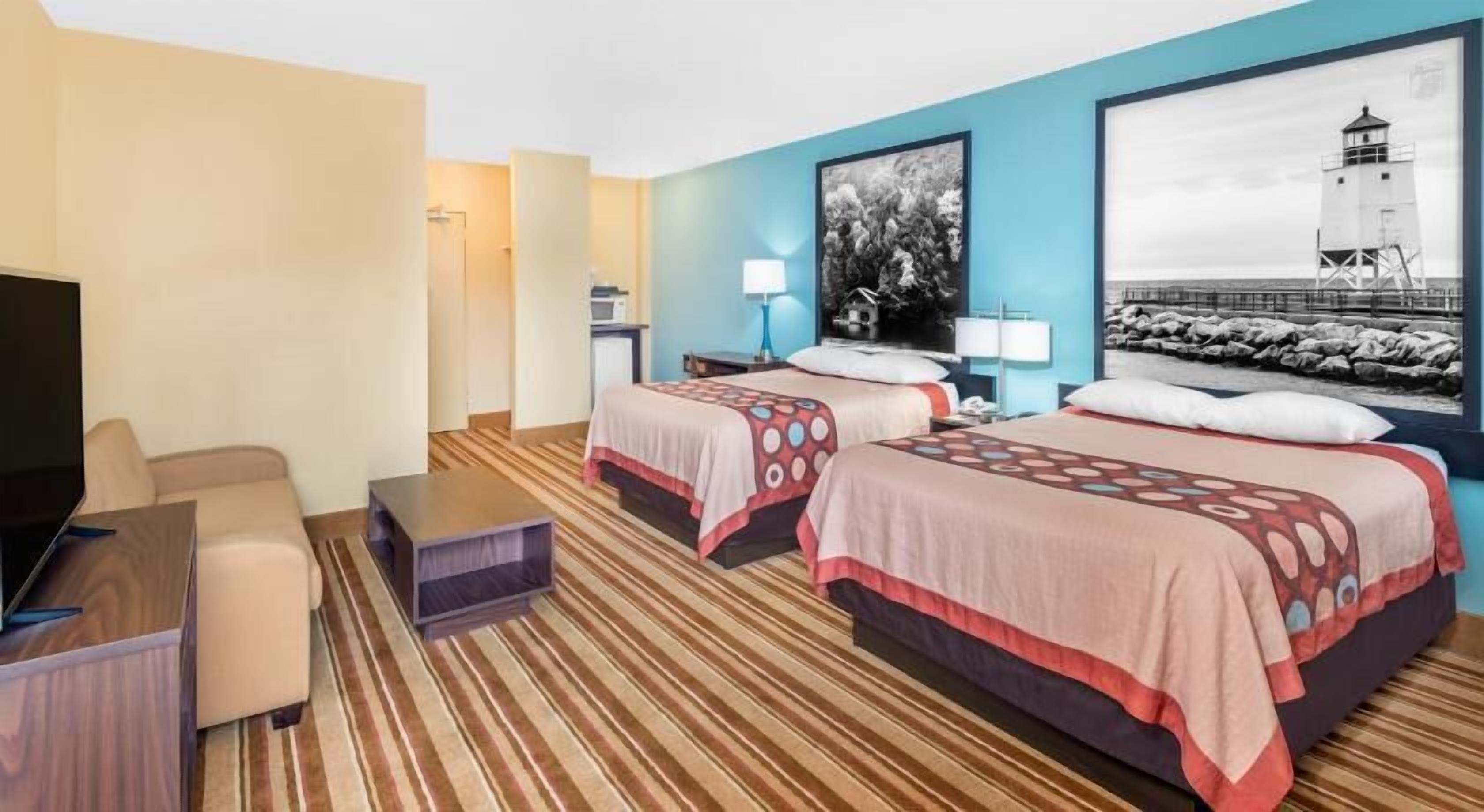 デスク、ベビーベッド (無料)、可動式ベッド、WiFi (無料)