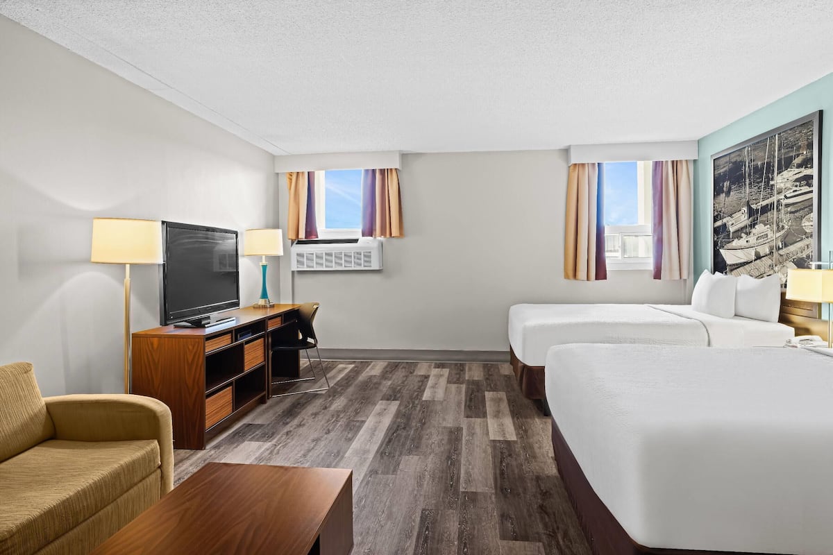 Desk, free cribs/infant beds, rollaway beds, free WiFi
