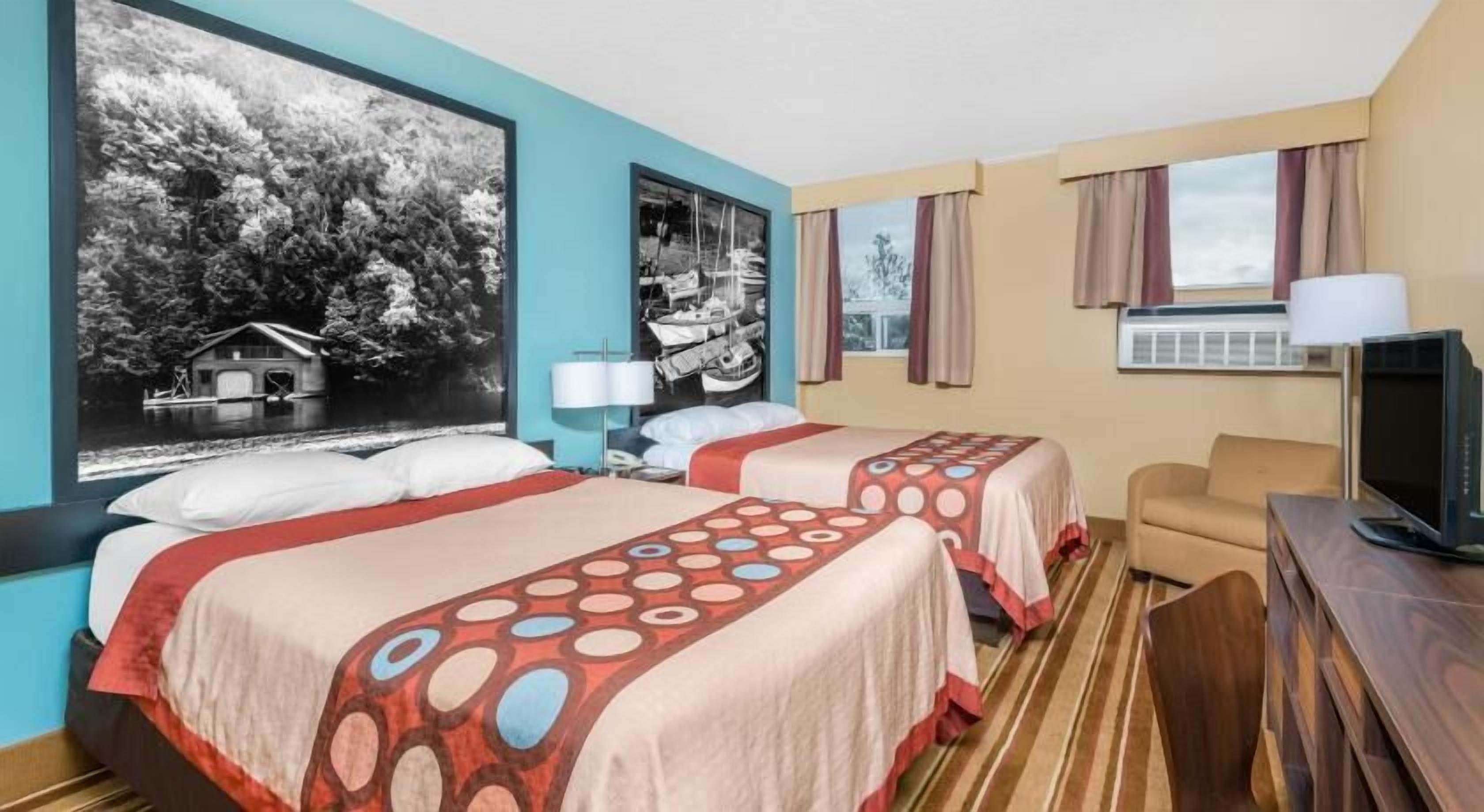 デスク、ベビーベッド (無料)、可動式ベッド、WiFi (無料)