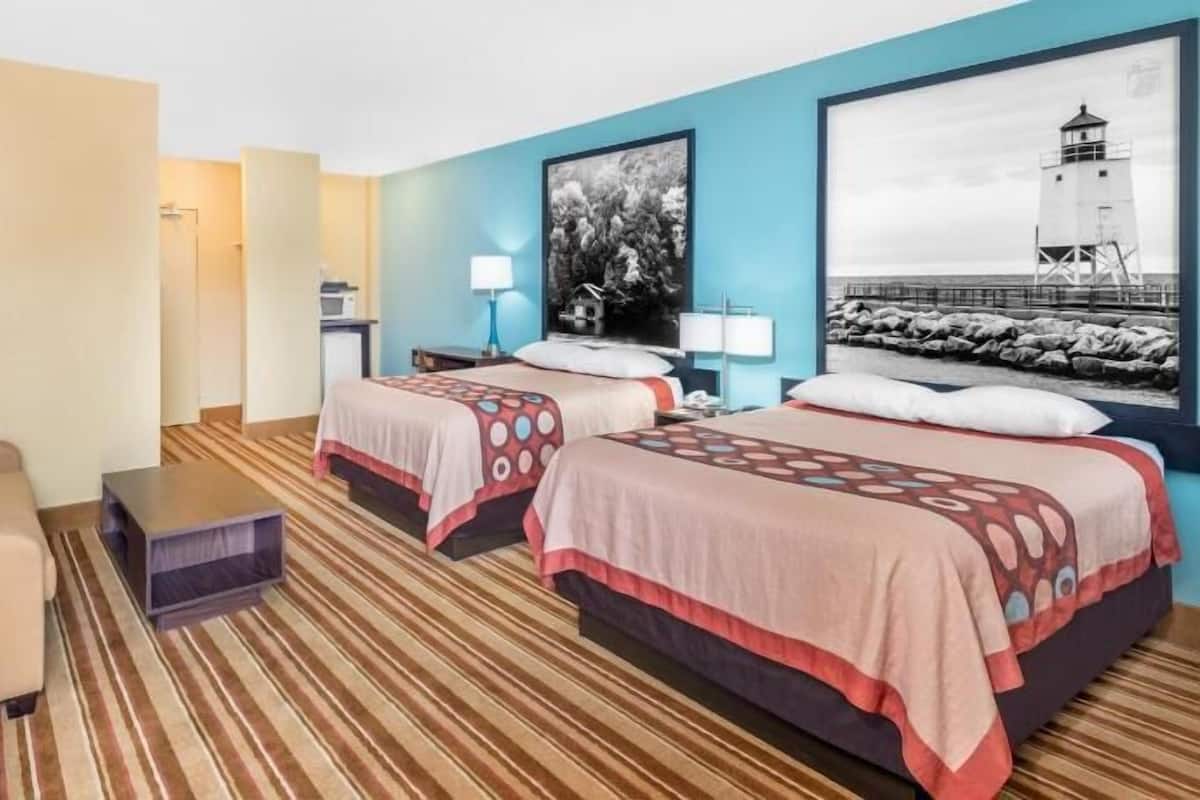 Desk, free cribs/infant beds, rollaway beds, free WiFi