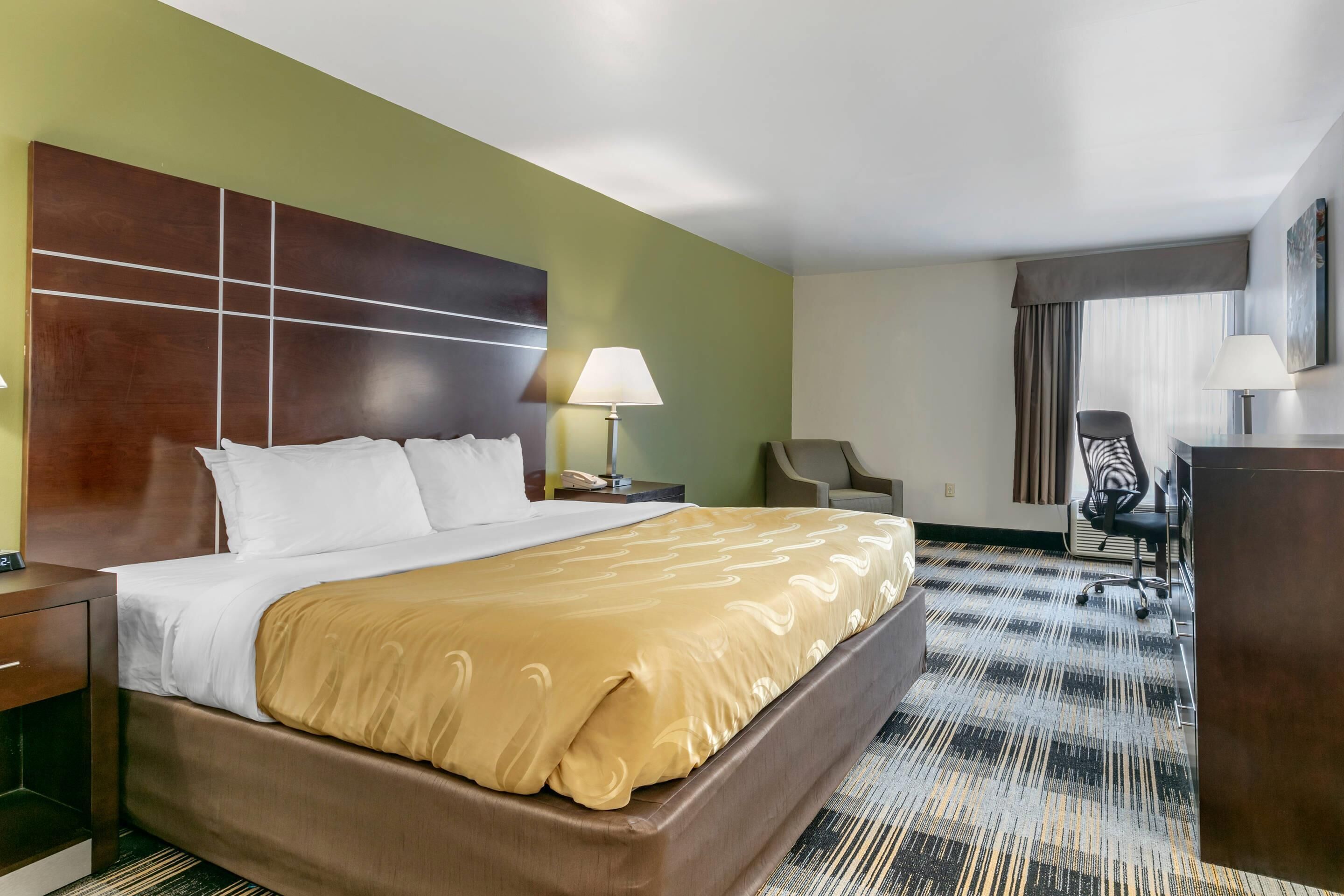 Standard Room, 1 King Bed, Non Smoking