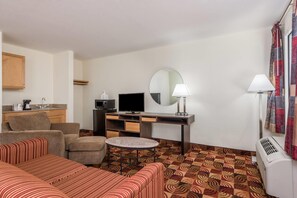 Studio Suite, 1 King Bed, Non Smoking | Desk, blackout curtains, iron/ironing board, free cots/infant beds