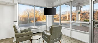 Super 8 by Wyndham Kingsport /I-81