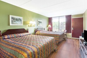 客房, 2 张双人床, 吸烟房 | 办公桌、熨斗/熨板、免费婴儿床、免费折叠床/加床