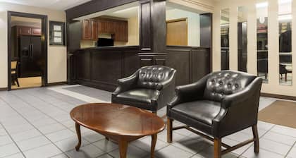 Super 8 by Wyndham Kingsport /I-81