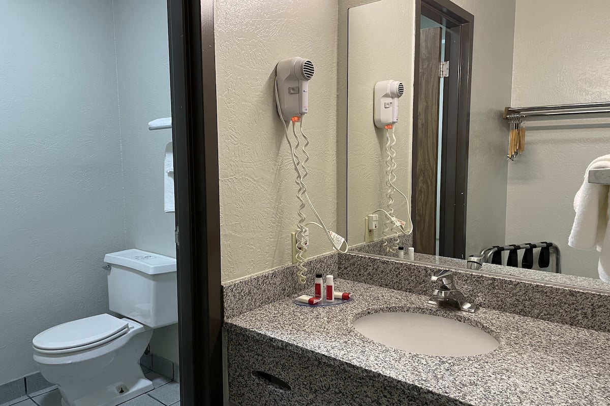 room, 2 double beds, non smoking | bathroom | free toiletries, hair dryer, towels