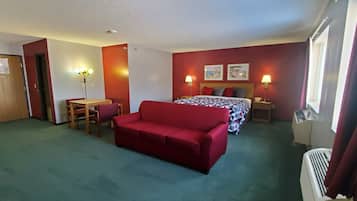 Suite, 1 King Bed | Desk, free WiFi, bed sheets