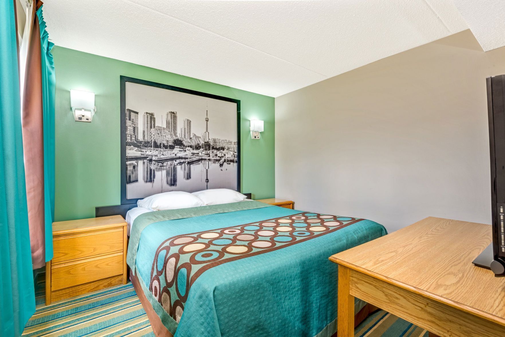 Pillowtop beds, desk, laptop workspace, blackout drapes