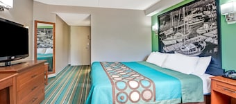 Super 8 by Wyndham Toronto East ON